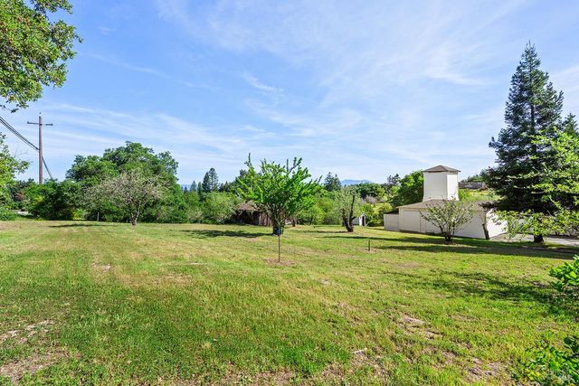7357 Covey Rd, Forestville, CA 95436