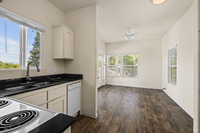 7357 Covey Rd, Forestville, CA 95436