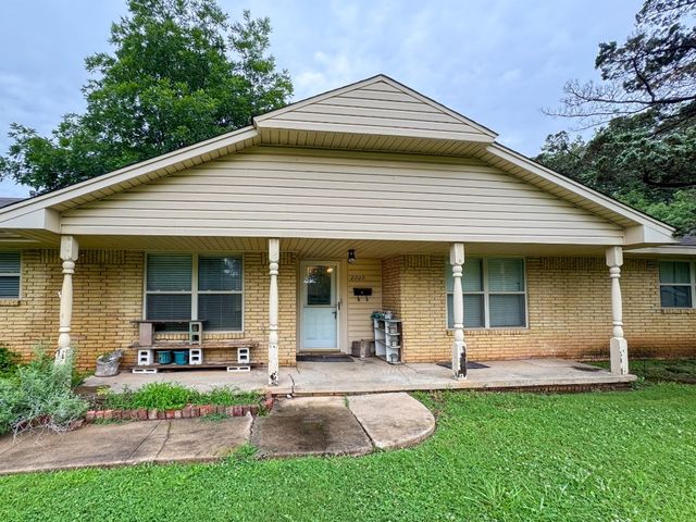 2709 Meadowbrook Drive, Norman, OK 73072