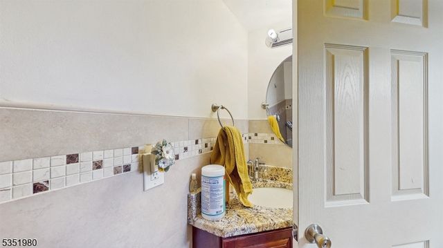 357 Haledon Ave, Haledon Boro, NJ 07508