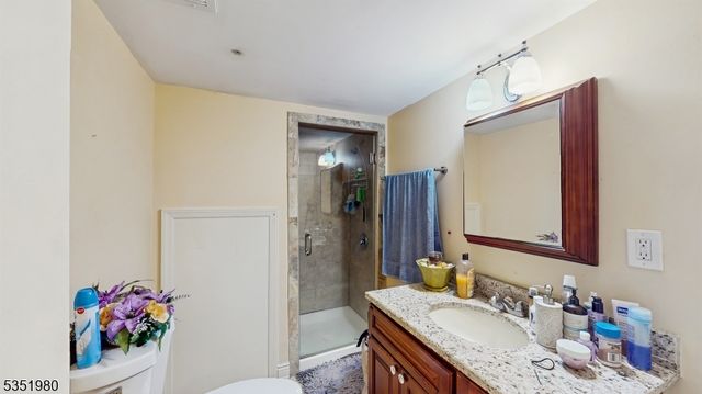 357 Haledon Ave, Haledon Boro, NJ 07508