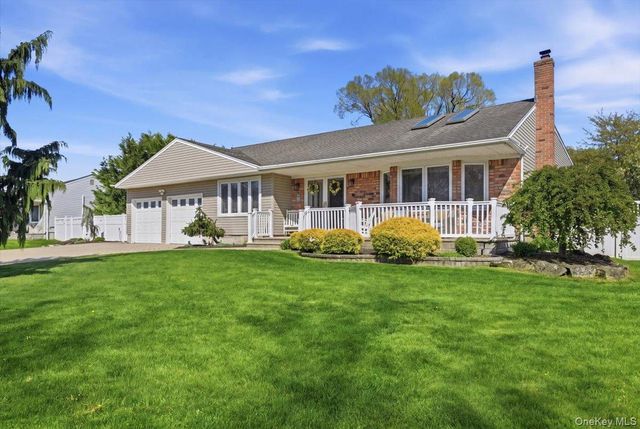 44 Steven Place, Smithtown, NY 11787