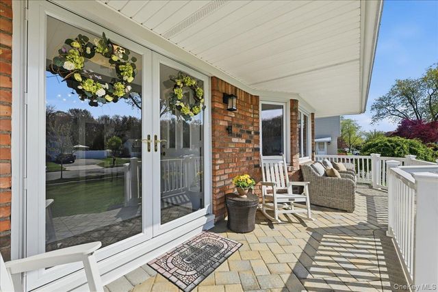 44 Steven Place, Smithtown, NY 11787