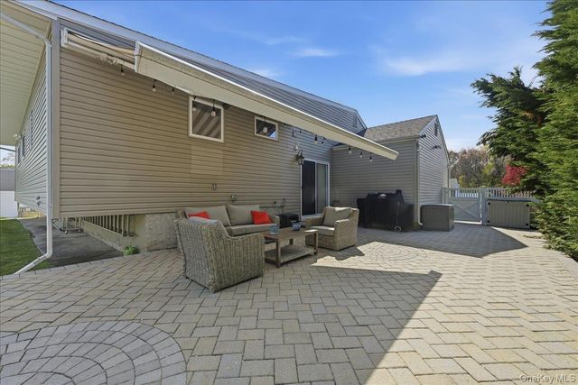 44 Steven Place, Smithtown, NY 11787