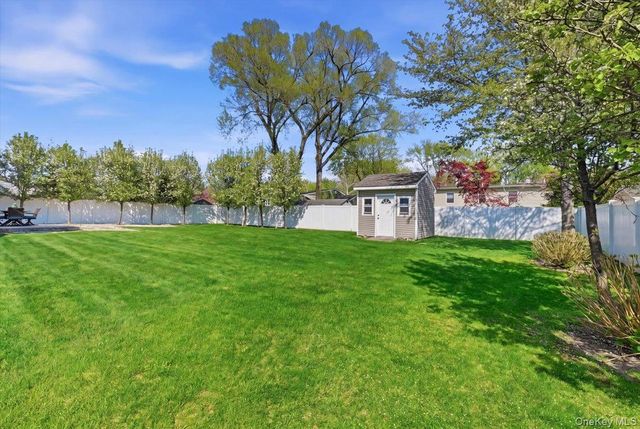 44 Steven Place, Smithtown, NY 11787