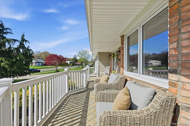 44 Steven Place, Smithtown, NY 11787