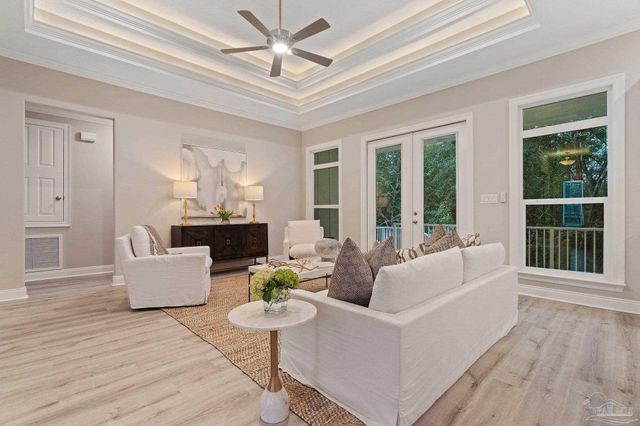 8134 Miranda St, Navarre, FL 32566