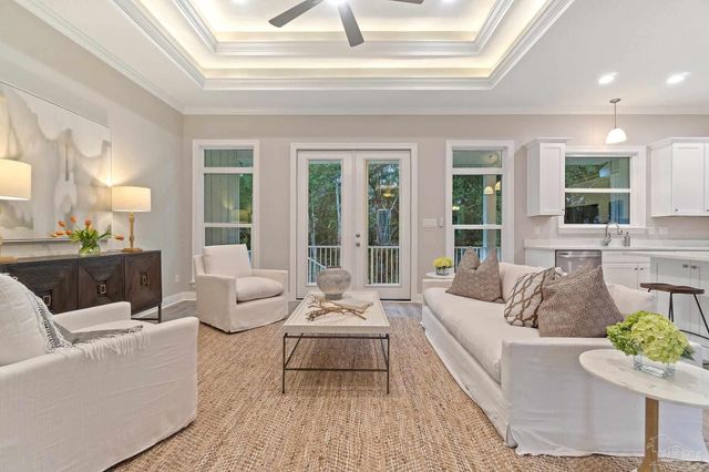 8134 Miranda St, Navarre, FL 32566