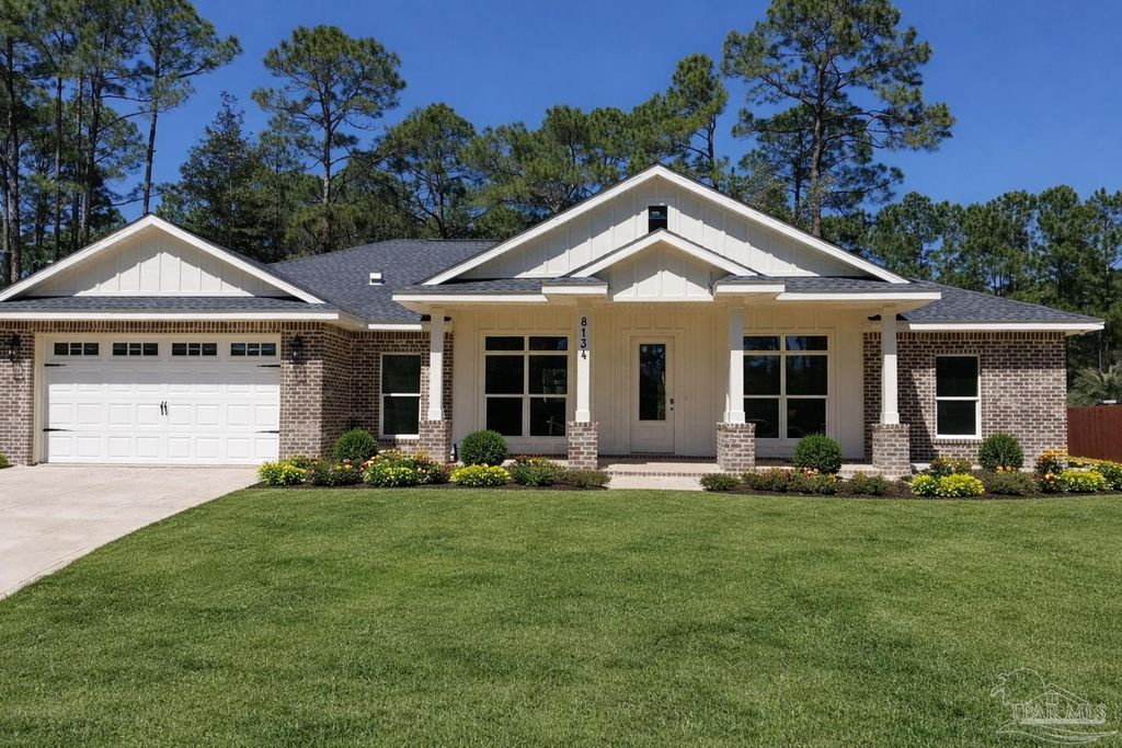 8134 Miranda St, Navarre, FL 32566