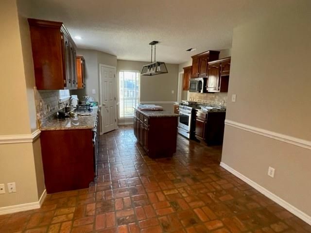 10380 Hunters Ridge Drive N, Mobile, AL 36695