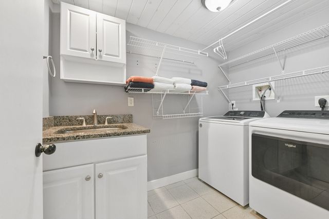 195 Willow Ave, Haverhill, MA 01835