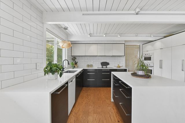 195 Willow Ave, Haverhill, MA 01835