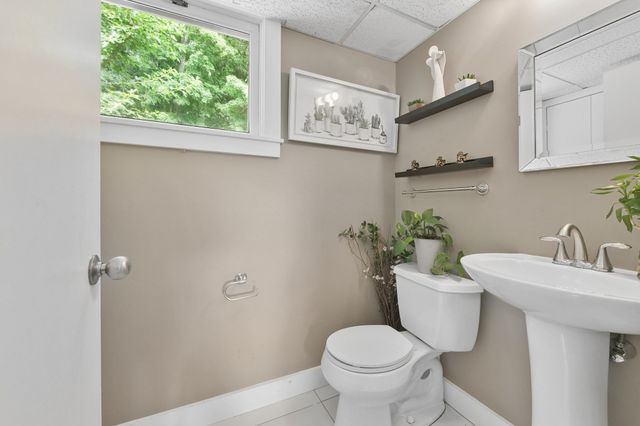 195 Willow Ave, Haverhill, MA 01835