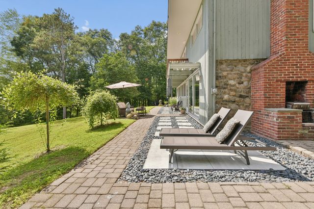 195 Willow Ave, Haverhill, MA 01835