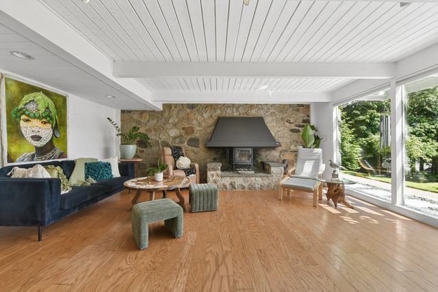 195 Willow Ave, Haverhill, MA 01835