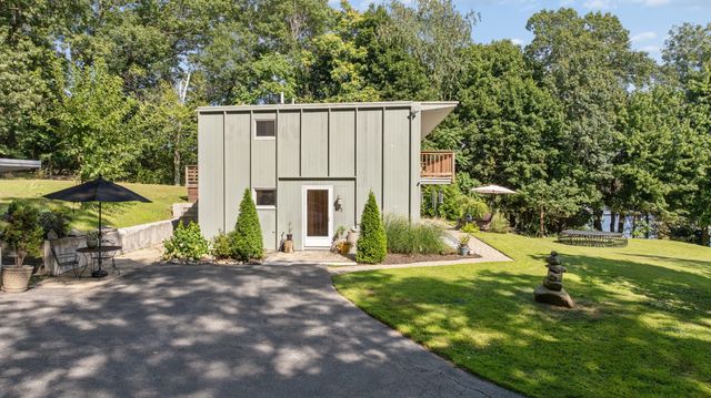 195 Willow Ave, Haverhill, MA 01835