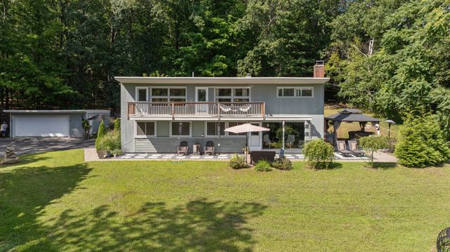 195 Willow Ave, Haverhill, MA 01835