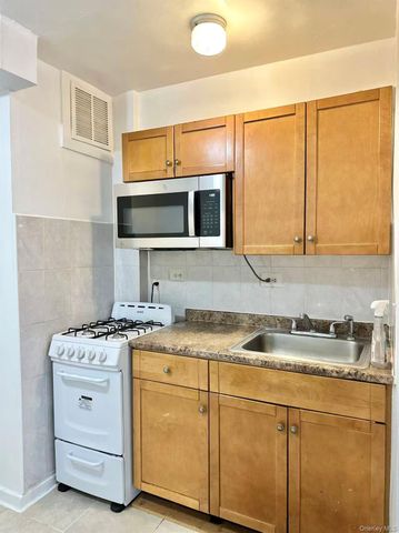 144-46 38th Avenue 2F, Flushing, NY 11354