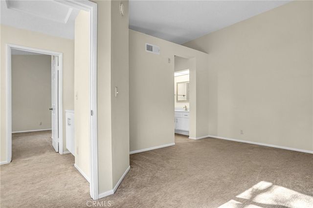 624 Indian Oak 106, Oak Park, CA 91377