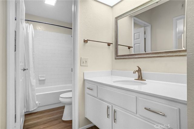 624 Indian Oak 106, Oak Park, CA 91377