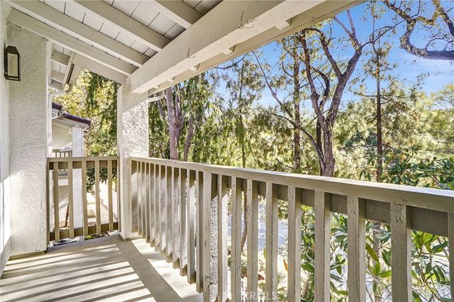 624 Indian Oak 106, Oak Park, CA 91377