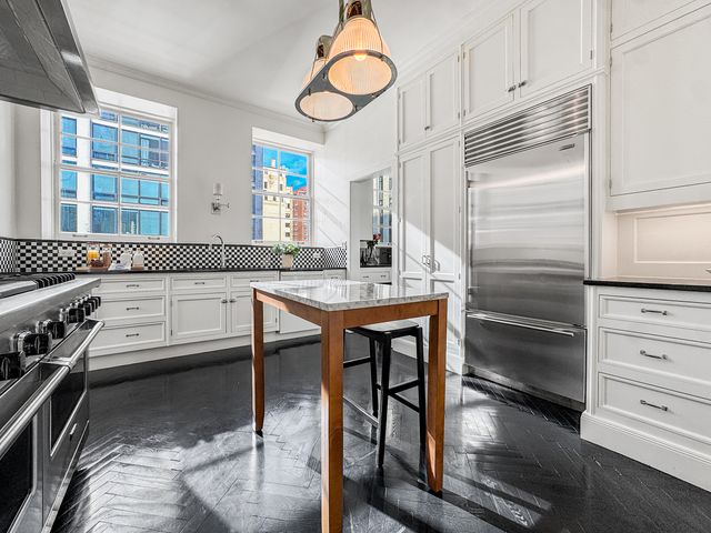 1260 N Astor Street 7, Chicago, IL 60610