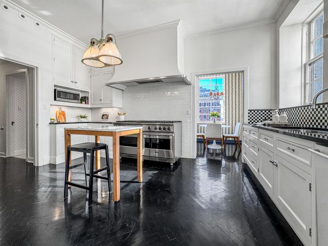 1260 N Astor Street 7, Chicago, IL 60610