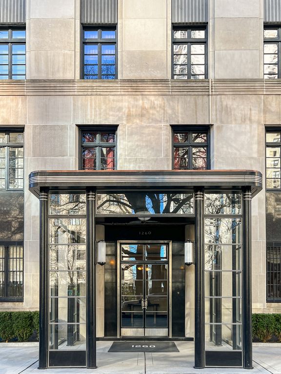 1260 N Astor Street 7, Chicago, IL 60610