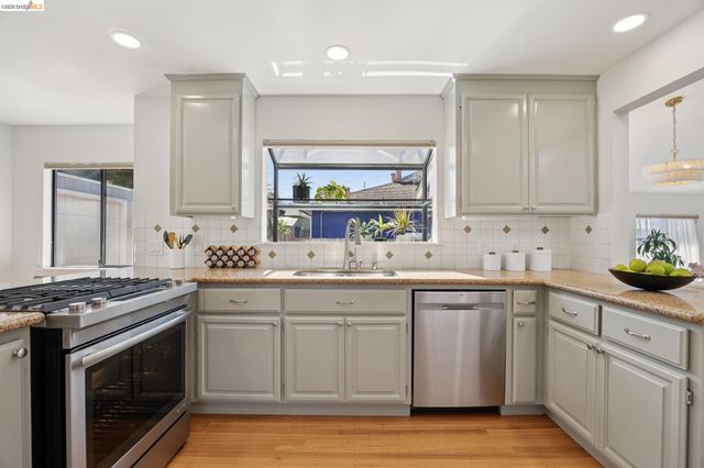 1879 Tulare Ave, Richmond, CA 94805