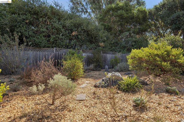 1879 Tulare Ave, Richmond, CA 94805