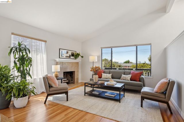 1879 Tulare Ave, Richmond, CA 94805