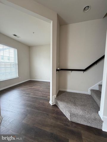 7476 RIDING MEADOW WAY, Manassas, VA 20111