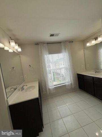 7476 RIDING MEADOW WAY, Manassas, VA 20111