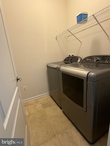 7476 RIDING MEADOW WAY, Manassas, VA 20111