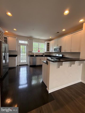 7476 RIDING MEADOW WAY, Manassas, VA 20111