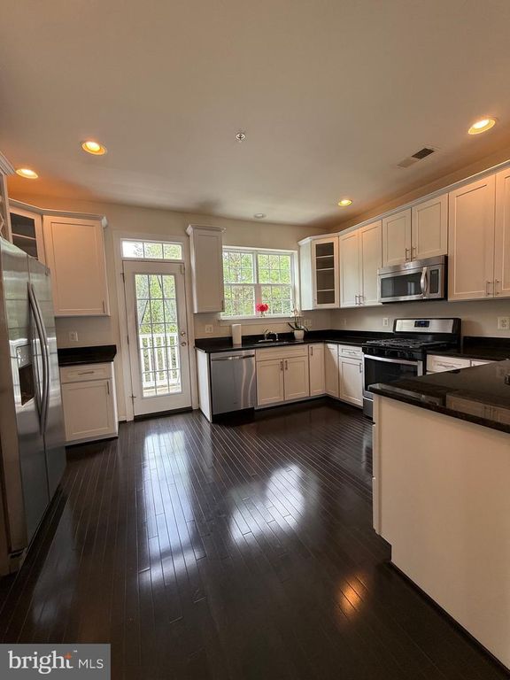 7476 RIDING MEADOW WAY, Manassas, VA 20111