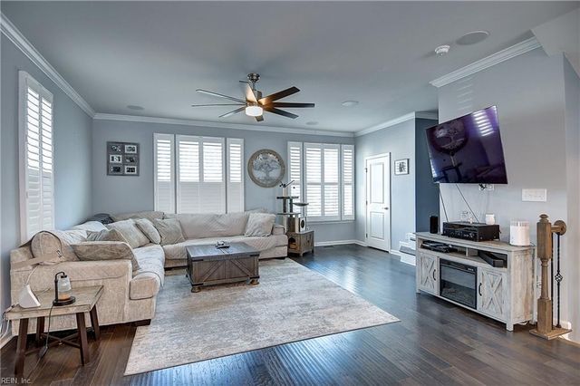 504 Clara LN, Virginia Beach, VA 23451