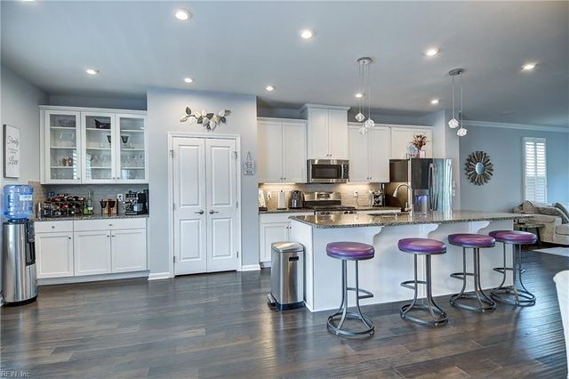 504 Clara LN, Virginia Beach, VA 23451