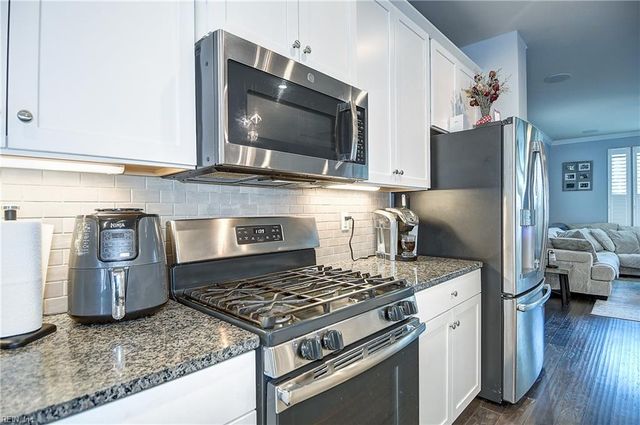 504 Clara LN, Virginia Beach, VA 23451