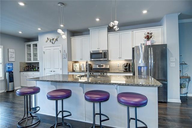 504 Clara LN, Virginia Beach, VA 23451