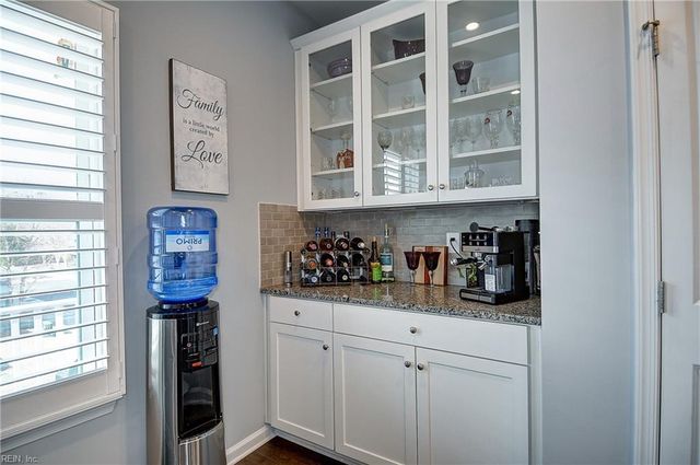 504 Clara LN, Virginia Beach, VA 23451