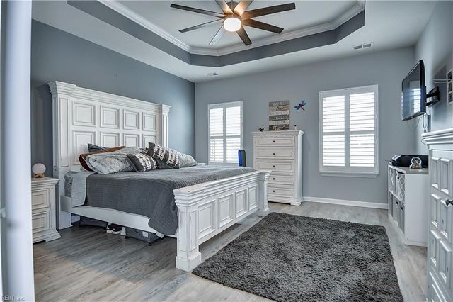 504 Clara LN, Virginia Beach, VA 23451