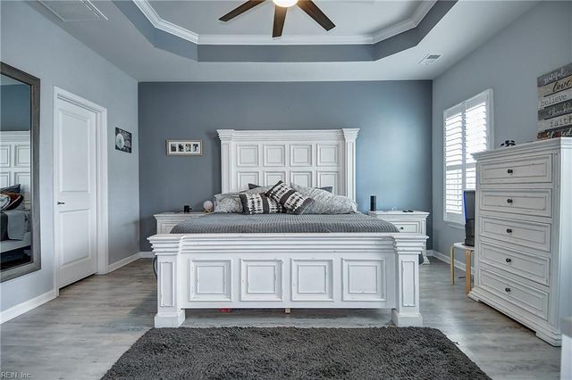 504 Clara LN, Virginia Beach, VA 23451