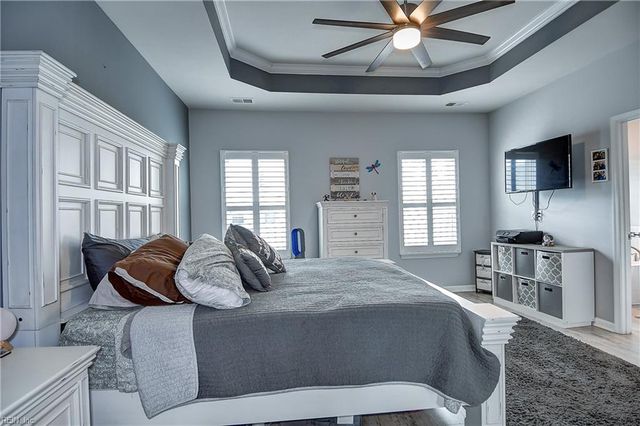 504 Clara LN, Virginia Beach, VA 23451