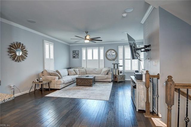 504 Clara LN, Virginia Beach, VA 23451