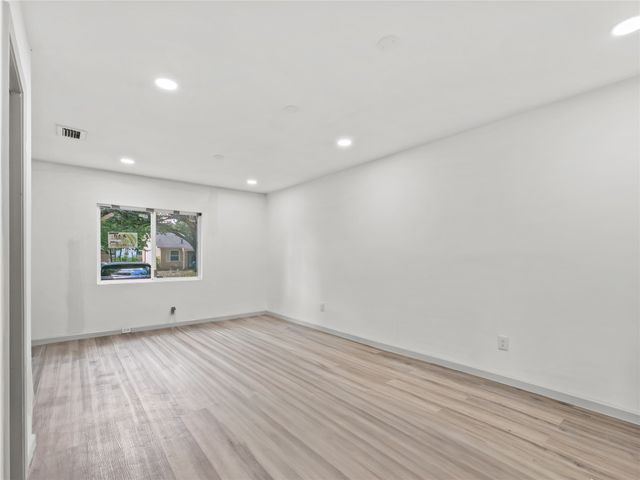 326 Bluebonnet Trail, Garland, TX 75043