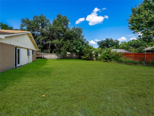 326 Bluebonnet Trail, Garland, TX 75043