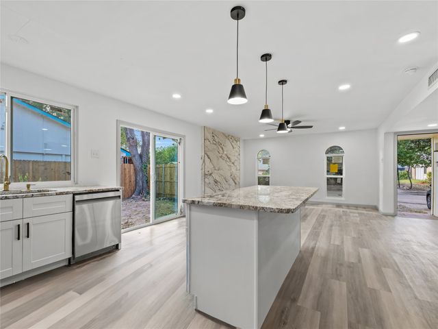 326 Bluebonnet Trail, Garland, TX 75043