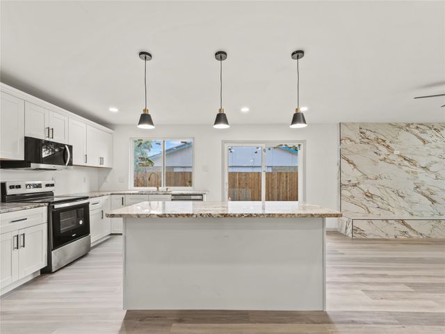 326 Bluebonnet Trail, Garland, TX 75043