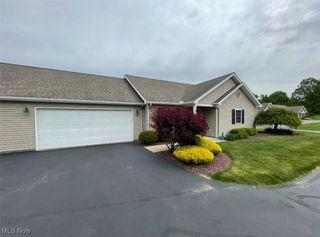 170 Sandy Court 11, New Middletown, OH 44442